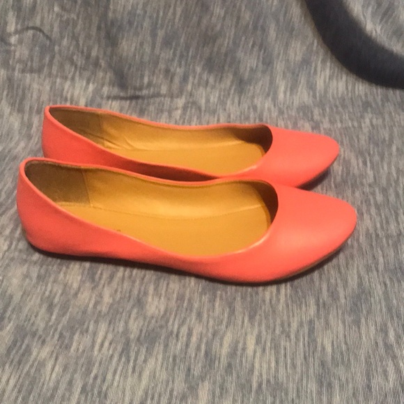 Call it Spring Flats - Picture 2 of 3